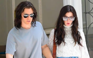 Anne Hathaway Crashes on New York City Set of ‘WeCrashed’