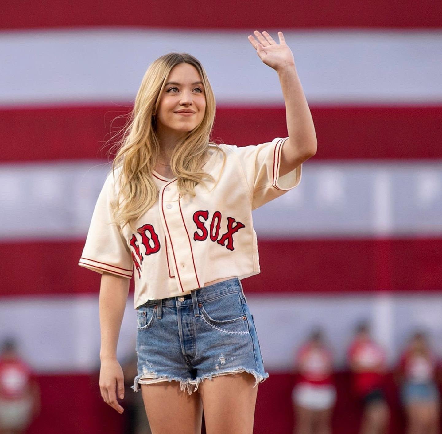Rate Sydney Sweeney's first pitch, Major League Baseball, baseball, Boston Red  Sox, Take a bow, Sydney Sweeney #MLB #baseball #redsox #sydneysweeney  #euphoria, By MLB Europe